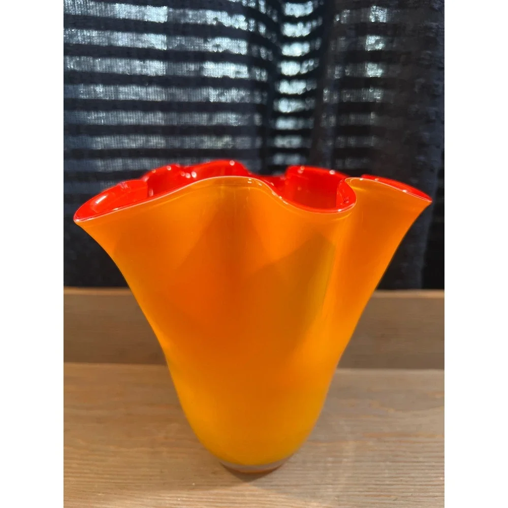 Gorgeous Designs China Art Glass Fluted‎ Ruffled Bowl Orange Yellow